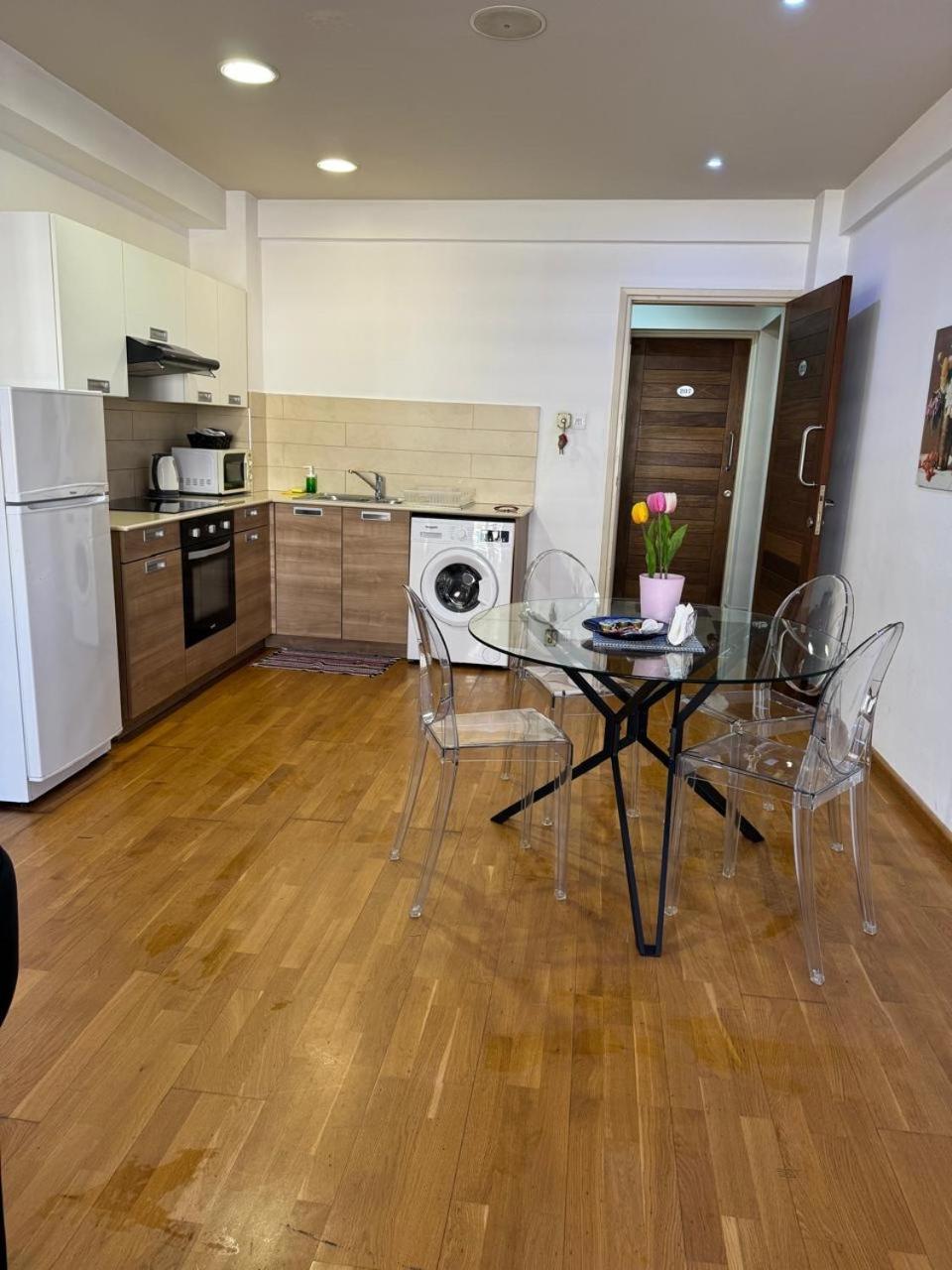 Ithaki Phinikoudes Apartment No. 205 Larnaca Exteriör bild