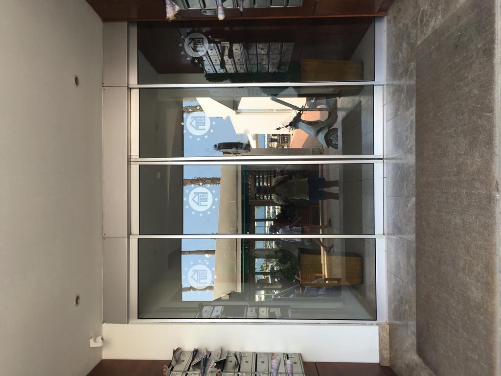 Ithaki Phinikoudes Apartment No. 205 Larnaca Exteriör bild