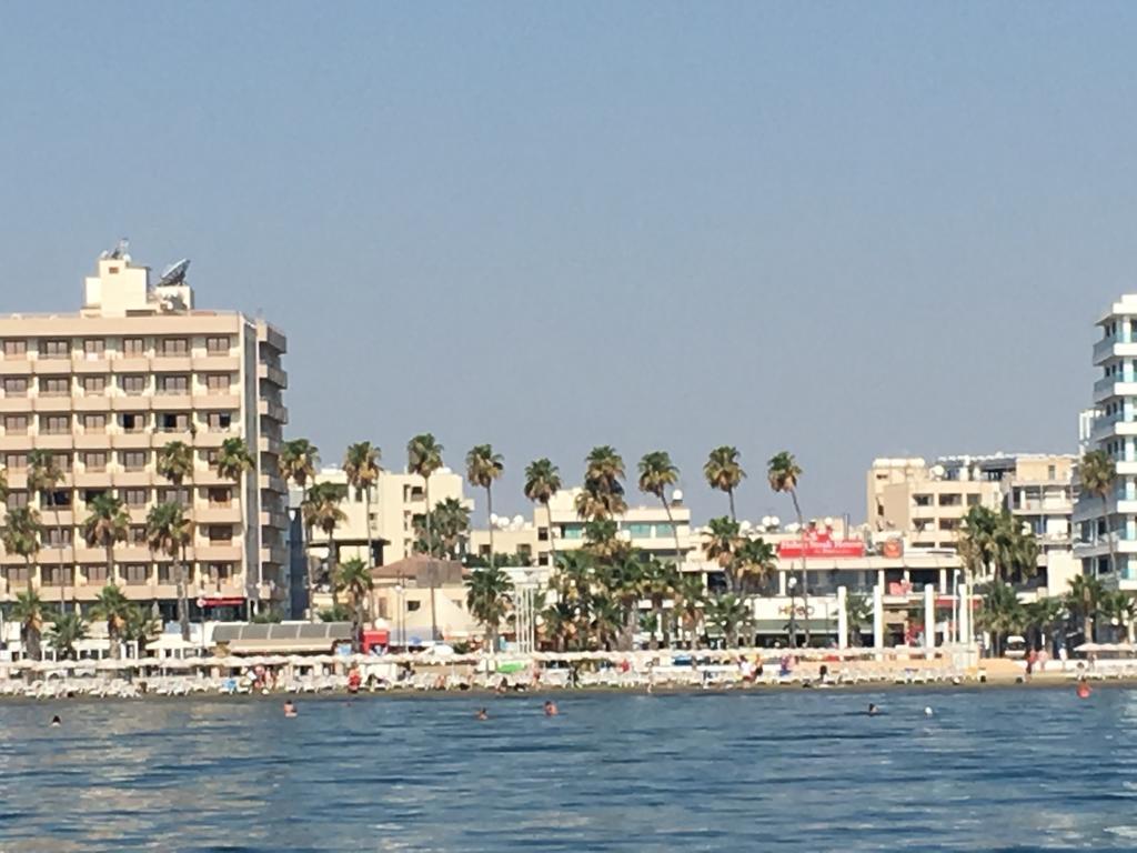 Ithaki Phinikoudes Apartment No. 205 Larnaca Exteriör bild