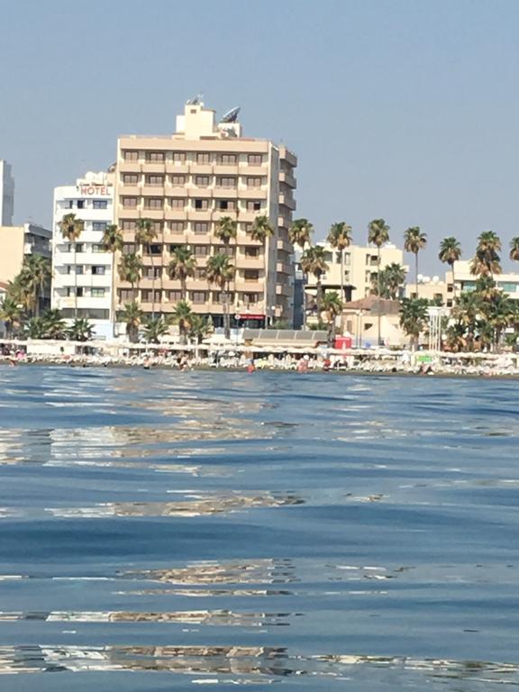 Ithaki Phinikoudes Apartment No. 205 Larnaca Exteriör bild